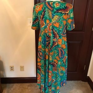 LuLaRoe Dresses - LuLaRoe Medium Carly LuLaRoe Dresses - LuLaRoe Medium Carly